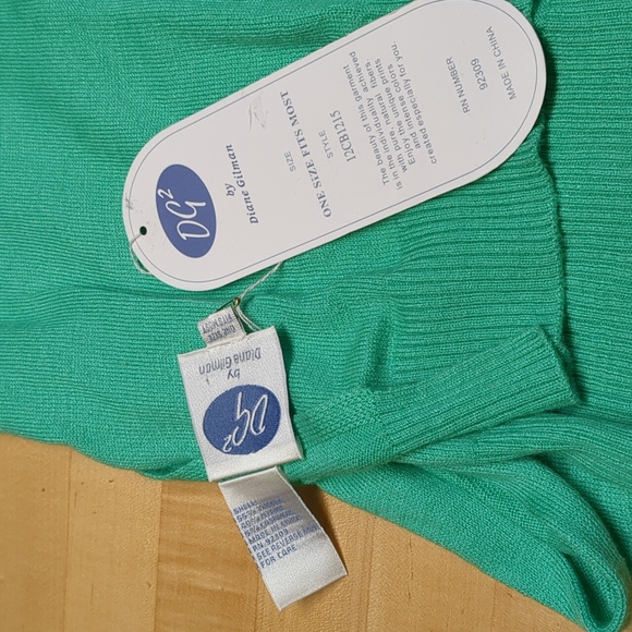 Cashmere blend scarf NWT - Picture 3 of 4